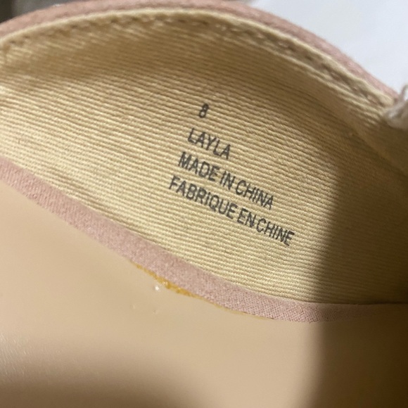 Flat shoes. Encourage to pick up at Scarborough - Picture 4 of 4